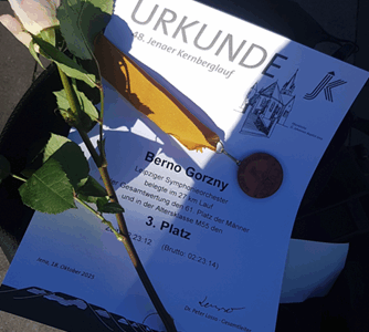 Wenn der Lauf im richtigen Takt gelingt – Ein Hornist läuft aufs Podium